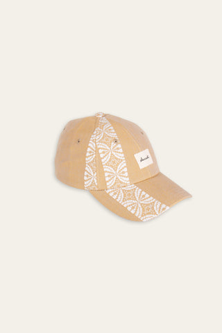 Table cloth beige upcycled cap