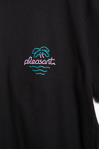 Beach bar black tee