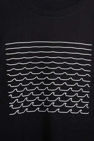 Waves black tee