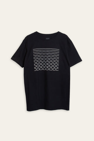 Waves black tee