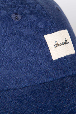 Sleek marineblå upcycled cap