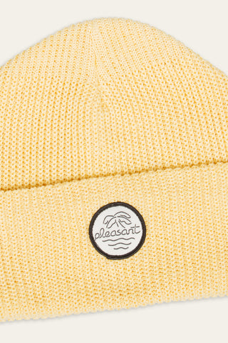 Beach bar yellow beanie